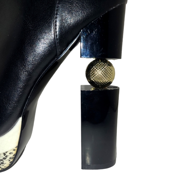 AKIRA Azalea Wang Thinking Out Loud Chunky Heel Bootie Black Size 8.5 New - Picture 7 of 9